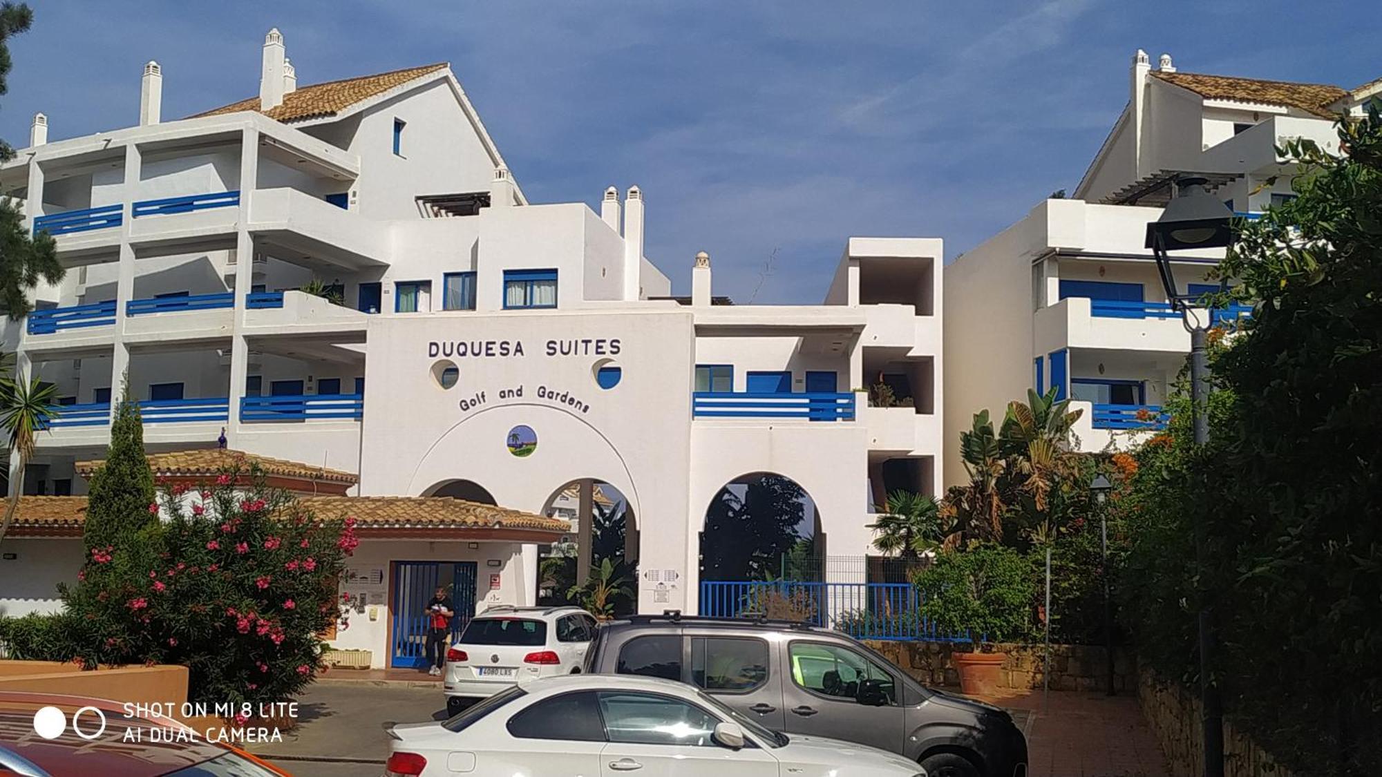 Residencial La Duquesa Suites Golf & Gardens San Luis de Sabinillas Værelse billede